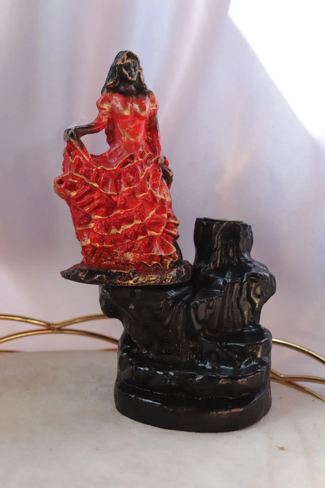 Fonte de fumo Pomba Gira