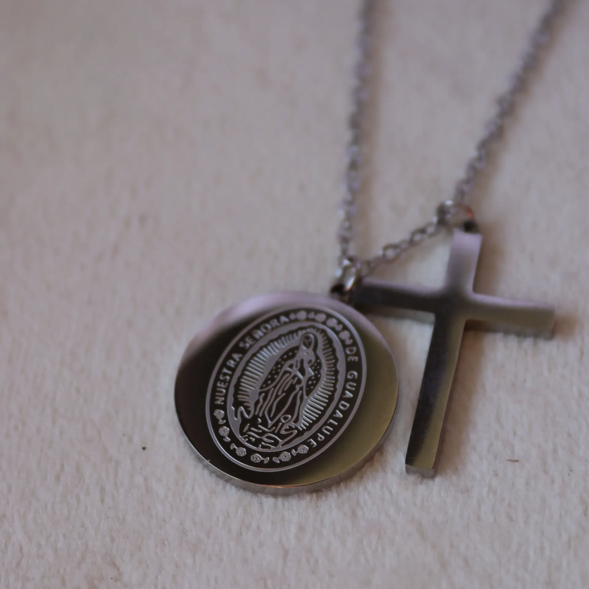 Colar Senhora de Guadalupe c cruz