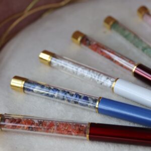 Canetas com Cristais e Acabamento Dourado — elegância e energia positiva