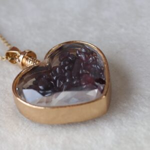Colar coração granada