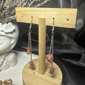 Brincos longos chips de cristais - CORNALINA